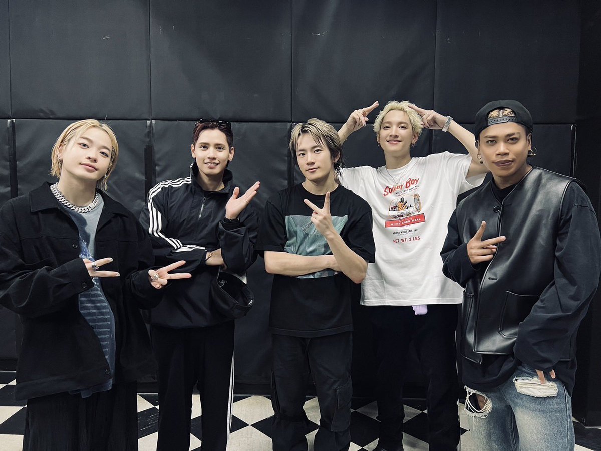 ma55iveofficial's tweet photo. MA55IVE THE RAMPAGE 
「M5V」Release Party
@ DRUM Be-7

THANK YOU✨

🎧 https://t.co/JCDqDNZjpa

#MA55IVE #THERAMPAGE #M5V
#MA55IVEと1番星 https://t.co/V1fzKX7TiD