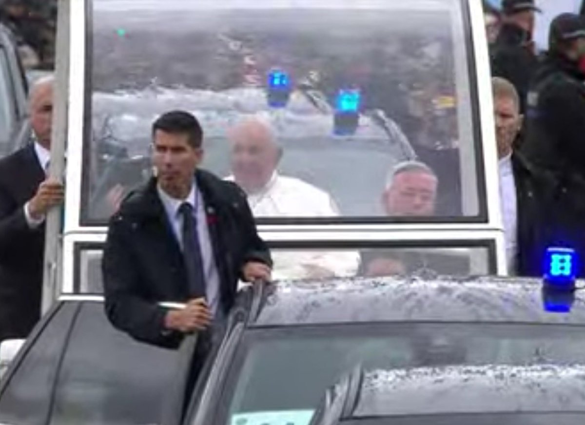 Geoff_OConnell's tweet image. And that's a wrap for the Popes pre lunch trip around the streets of Luxembourg today. #luxlife #Luxembourg #HKGinLUX