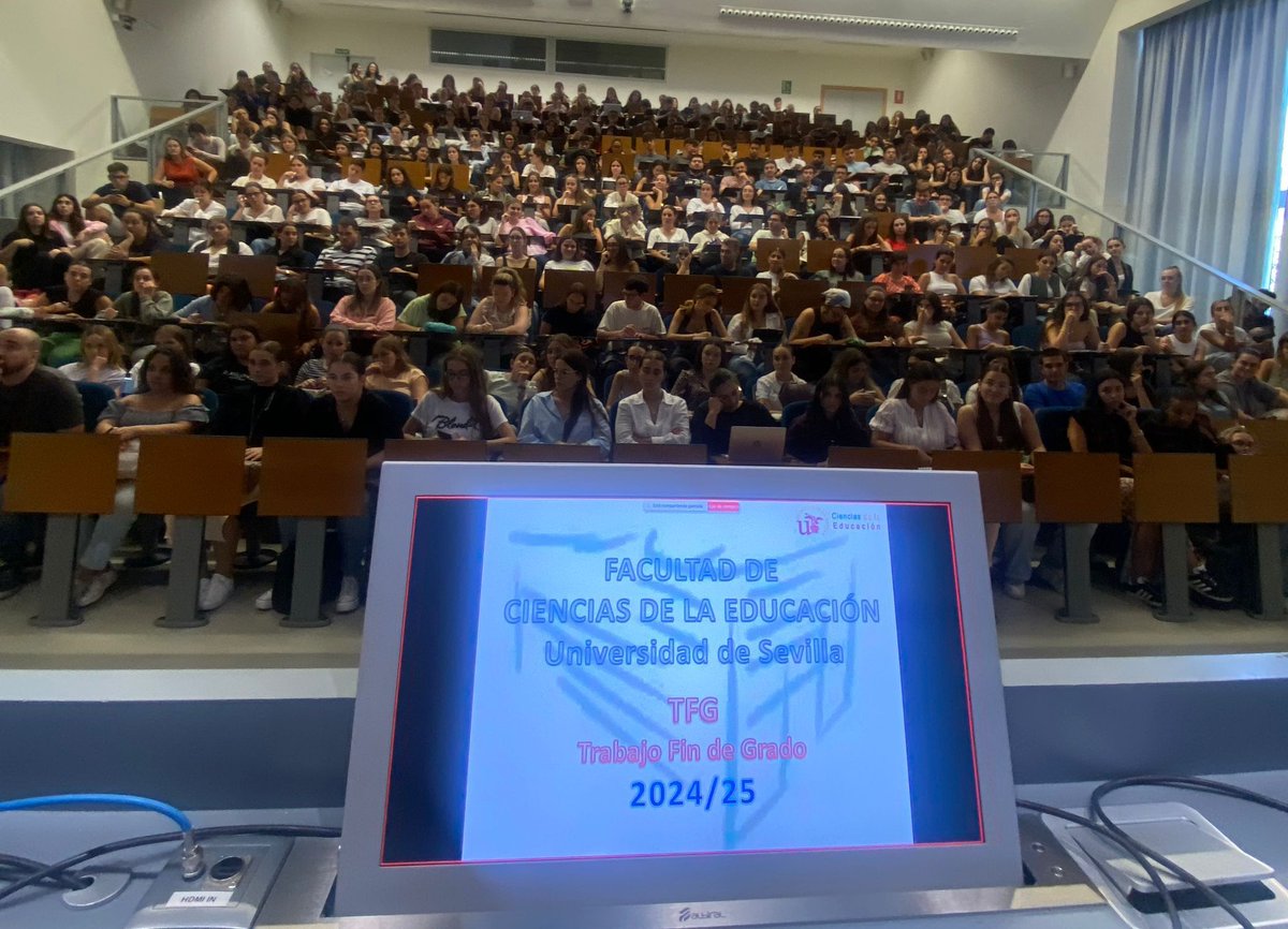 EducacionUs's tweet photo. ▶️ 📚 Hoy, en la Facultad de Ciencias de la Educación @educacionUS @unisevilla se está celebrando la reunión informativa sobre los Trabajos Fin de Grado (TFG)
#TuFacultadNuestraFacultad #VivelaUS https://t.co/b03SgmraIJ