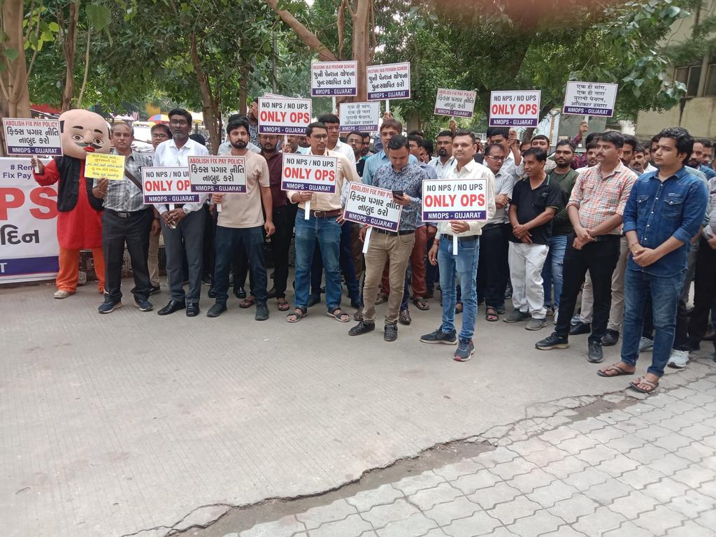 અમે સરકાર સમક્ષ ભીખ નથી માંગી રહ્યા અમે અમારો અધિકાર માંગી રહ્યા છે.  #WeWantOPS  #Remove_Fixpay_Gujarat  <a href="/ravishndtv/">ravish ndtv</a> <a href="/narendramodi/">Narendra Modi</a> <a href="/Bhupendrapbjp/">Bhupendra Patel</a> <a href="/irushikeshpatel/">Rushikesh Patel</a> <a href="/Jamawat3/">Jamawat</a> <a href="/abpasmitatv/">ABP Asmita</a> <a href="/Zee24Kalak/">Zee 24 Kalak</a> <a href="/nirbhaynews1/">Nirbhaynews</a> <a href="/devanshijoshi71/">Devanshi Joshi</a>