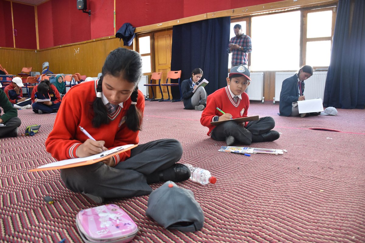 DIPR_Leh's tweet image. SHA, ABDM UT Ladakh jointly organize essay competition under Ayushman Pakhwada in Leh

Read more on:-
facebook.com/share/p/zFNQhv…
:
#Ladakh 
#Utladakh 
#6yearsofpmjay
#PMJAY 
#3yearsofabdm