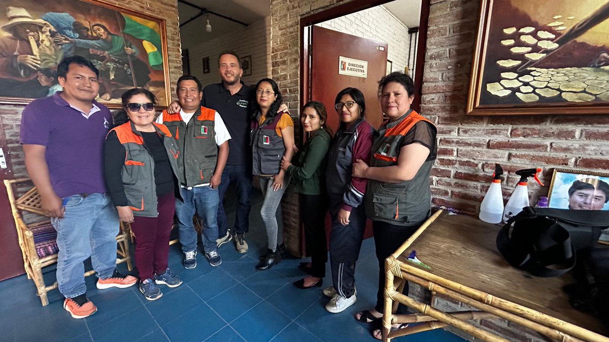 🌍✈️ Primer día de misión en Bolivia con nuestros socios de #CEDESCO. Coordinamos agenda, hicimos seguimiento de proyectos y presentamos la labor de la Fundación Madrazo. ¡Seguimos comprometidos y comprometidas con la cooperación internacional! 🤝
#SiénteteMadrazo #MisiónBolivia