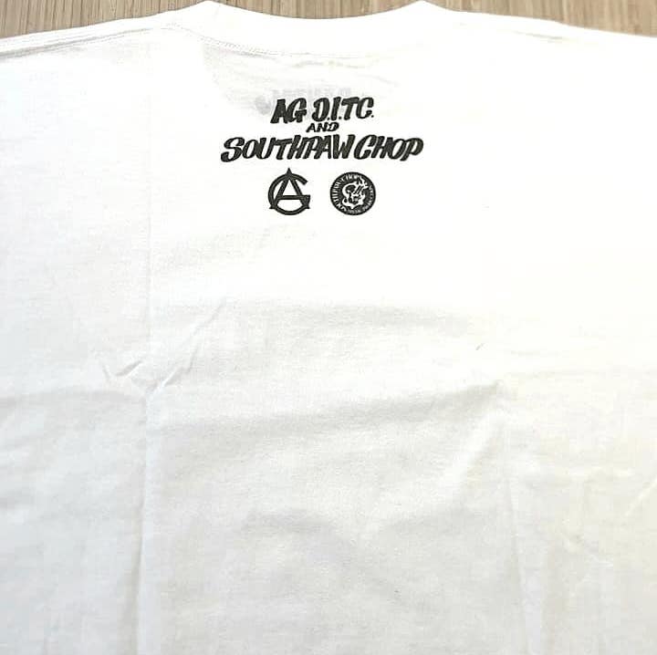 予約開始！！

"Southpaw Chop"
×
"盟友A.G.(D.I.T.C.)"による
コラボレーション7inch発売を記念した
Tシャツのモノクロデザインバージョン！！

【10月中旬発売予定】
A.G.(D.I.T.C.) AND SOUTHPAW CHOP
/ The Canyon Collab T-Shirt “White”
[T-SHIRT]【予約受付中】
bigboytoyz.jp/item/clothing/…