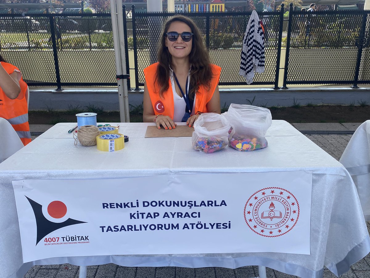 Bilim, ilerlemenin temel taşıdır. Bugün Küçükçekmece’de, bilimsel bilgi ve merakla daha aydınlık bir geleceğe adım atıyoruz. #KüçükçekmeceBilimŞenliği <a href="/tcmeb/">Millî Eğitim Bakanlığı</a> <a href="/Tubitak/">TÜBİTAK</a> <a href="/TC_istanbul/">TC İstanbul Valiliği</a> <a href="/istanbulilmem/">İstanbul İl Millî Eğitim Müdürlüğü</a> <a href="/MucahitYentur/">Murat Mücahit Yentür</a> <a href="/KcekmeceKymklik/">T.C. Küçükçekmece Kaymakamlığı 🇹🇷</a> <a href="/EminCikrikci/">Emin ÇIKRIKÇI</a>