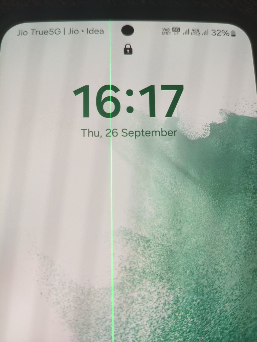 VishnuM173's tweet photo. @geekyranjit, I started noticing a fine green line on my #GalaxyS22Plus yesterday, and within minutes it turned into a steady line. Now it's getting brighter and thicker by the hour! Surprised to see many others facing the same issue, just like you mentioned. @SamsungMobile https://t.co/Bvcu8xz68f