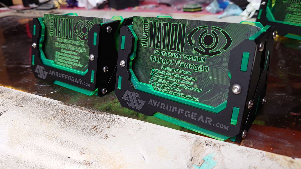 IllumiCyberwear's tweet image. Pair of custom business card holders made for @AwruffGear 😀
The prototype one sits the cards a little lower than the other.