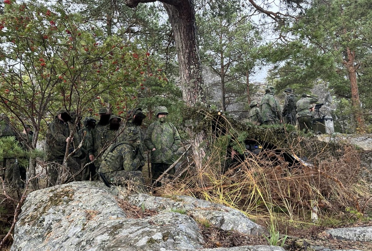 #249mpk vietti ikimuistoisen internaatin monipuolisesta säästä nauttien <a href="/rannikkopr/">Rannikkoprikaati</a> 'ssa perehtyen varuskunnan arkeen ja <a href="/Navyfi/">Merivoimat - Finska Marinen - The Finnish Navy</a> toimintaan ja suorituskykyihin.
#maanpuolustuskurssit 
#kokonaisturvallisuus
