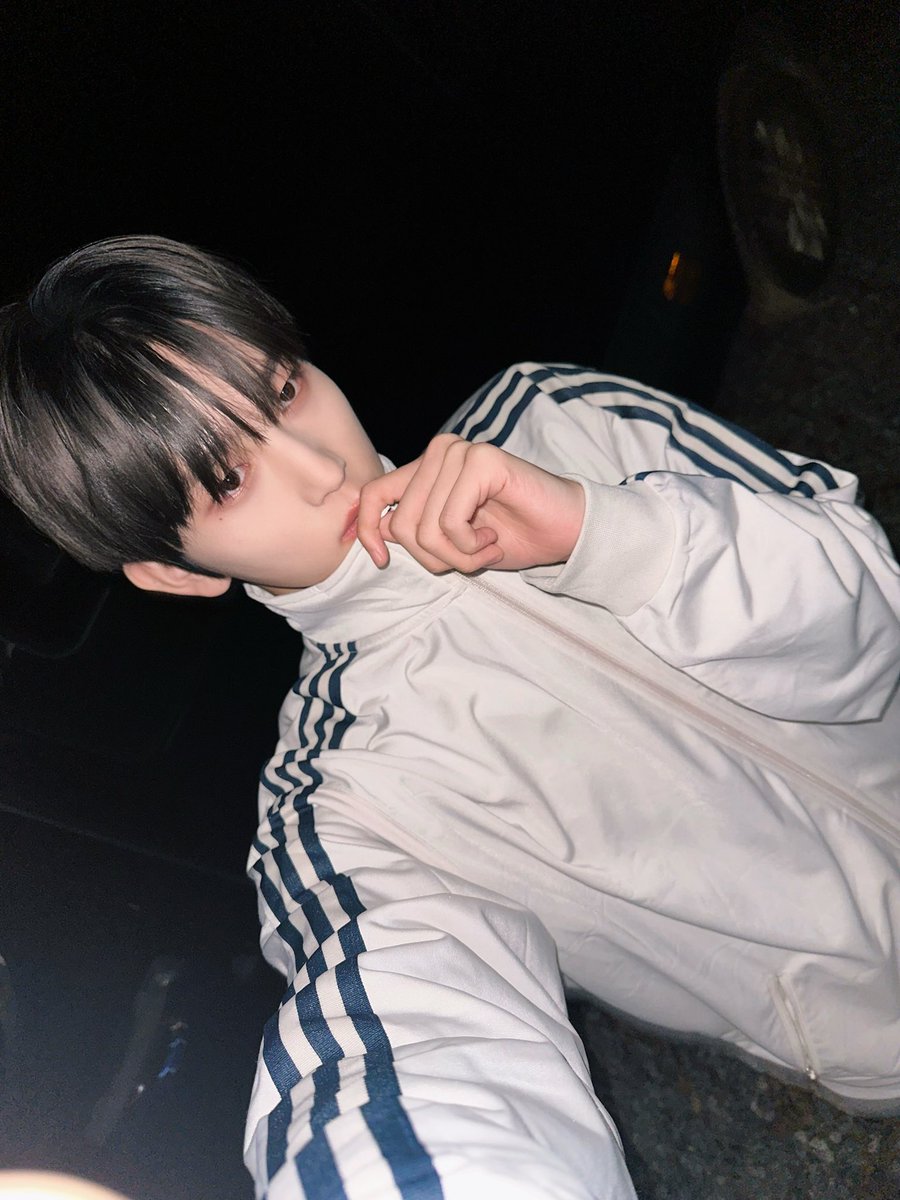 by_EPEX's tweet photo. 옷 챙겨입어 😚 

#EPEX #이펙스 #BAEKSEUNG #백승 #백전백승 https://t.co/RbFvoxUwzD