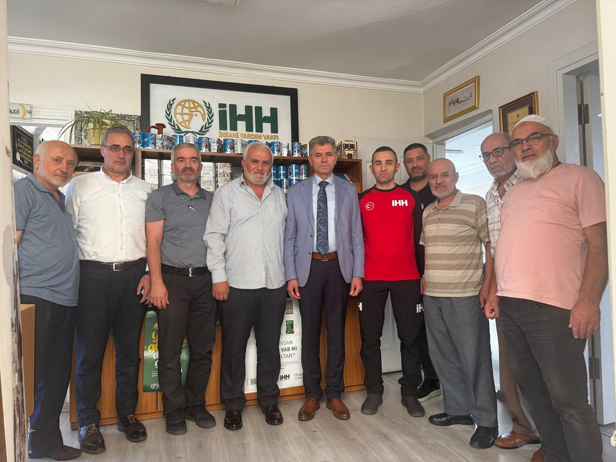 Eyüpsultan Kaymakamı Sayın Arslan Yurt, temsilciliğimize nezaket ziyaretinde bulundu. 

Nazik ziyaretlerinden ötürü kendilerine teşekkür ederiz.
