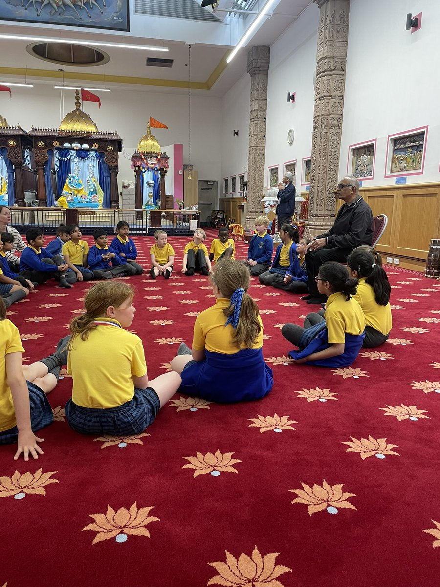 Queen's Drive Primary School tweet media