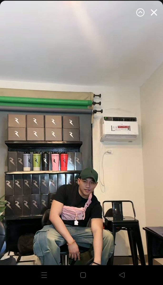 BaingganMi12295's tweet photo. this is it guys malapit na natin ma marinig ang new song nang ating dady V..@ItsVrixGallano
#VrixBKH https://t.co/STaCoOXmN6