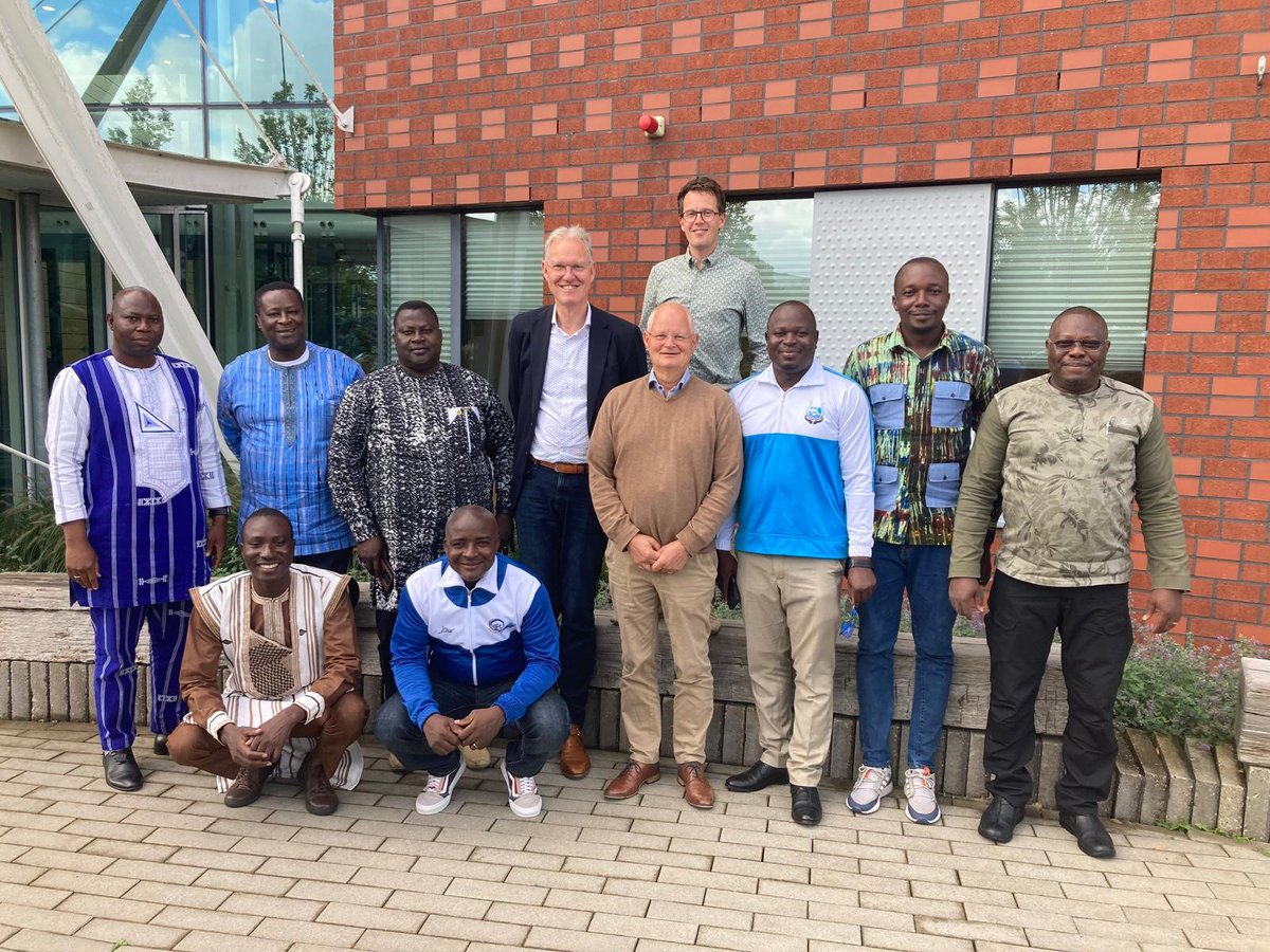 Een delegatie vanuit Burkina Faso is deze week op bezoek bij de Nederlandse waterschappen waaronder Hunze en Aa's. Het bezoek komt voort uit de Blue Deal. Het doel van de Blue Deal is om in 2030 20 miljoen mensen over de hele wereld aan meer, beter en veiliger water te helpen.