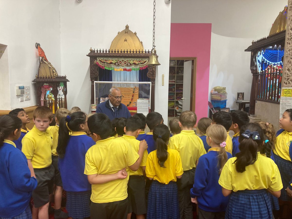 Queen's Drive Primary School tweet media