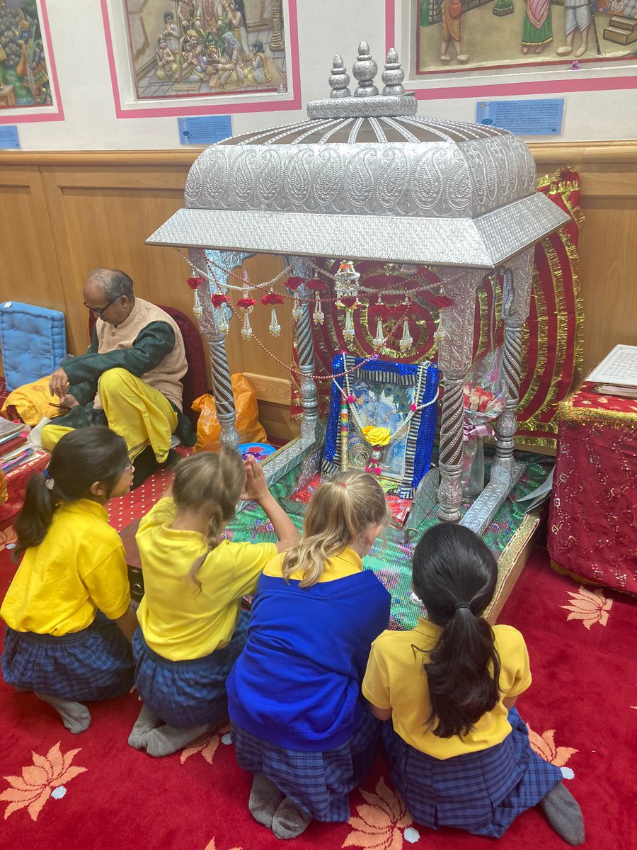 Queen's Drive Primary School tweet media