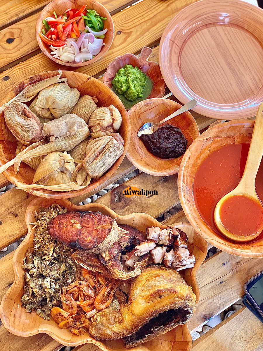 Vous feriez 03 heures de route pour de la bouffe ? Nous oui 😂
Pour un khom incroyable que vous devez tester si vous êtes de passage à Lomé 🇹🇬 

📍Rose Cabana 
💰Budget moyen : 3.000 francs