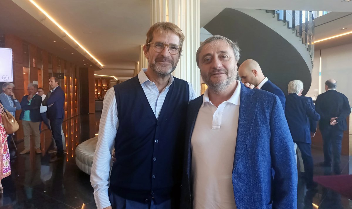 aevae_es's tweet photo. Como cada año, asistimos a la gala de premios FPIA del @COIAL. En esta ocasión, de forma más especial si cabe, pues se trata de la 10ª edición de los Premios de la Fundación para la Promoción de la Ingeniería Agronómica.
#AEVAE #PartnersCOIAL #COIAL #PremiosFPIA #PremiosFPIA2024 https://t.co/58eFuLRrJk
