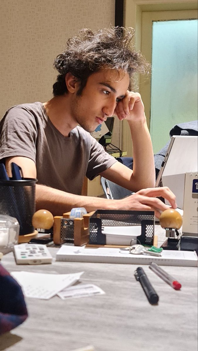 یک خسته tweet media