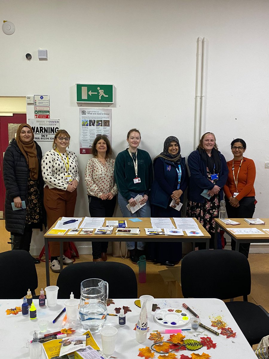 womenzonebfd's tweet photo. In today’s workshop for our Dying Matters project, we crafted leaves as symbols of faith and  inspiration. We would like to thank Rubina Yasin from SPaRC, Dr.Jamila from BRI palliative care team, and the rest of the teams for joining us and supporting this important cause. https://t.co/XYPGhFjYhe