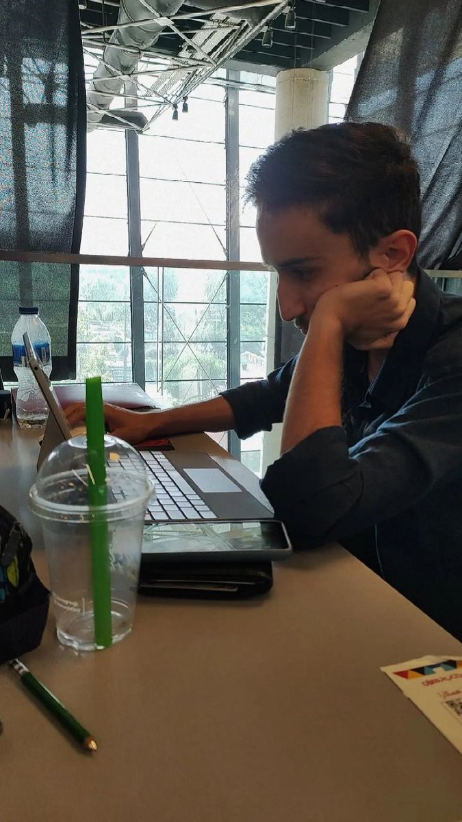 یک خسته tweet media