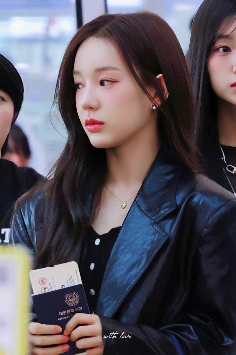 240925

세상에서 제일 예뻐

#유사랑 #SARANG #이즈나 #IZNA