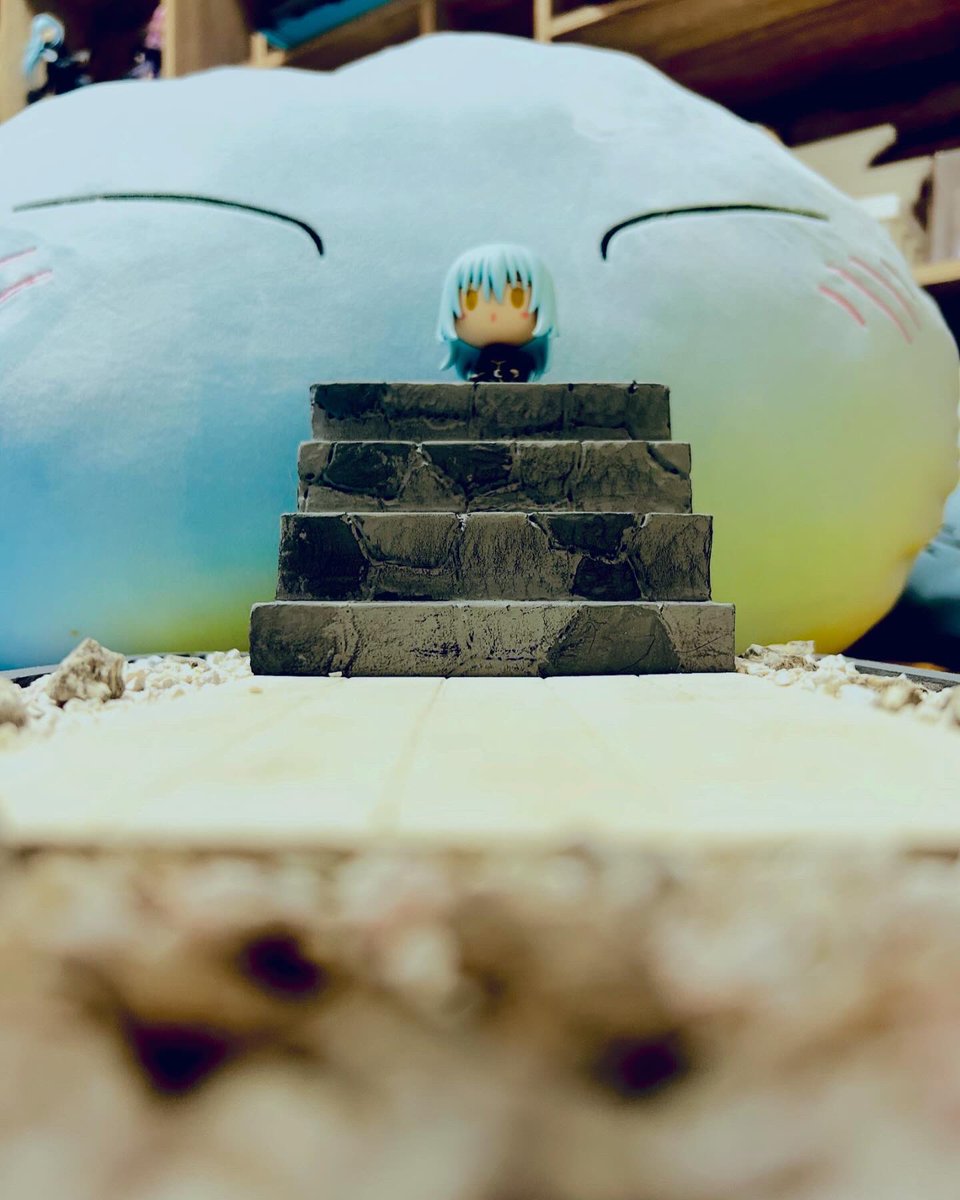 汚れの表現がなかなか難しい💦
もうちょっと技術があれば...
 #ジオラマ #アート #アニメ #フィギュア #ケース #イラスト #レーター #転スラ #作成 #工作 #絵 #社 #鳥居 #神社 #⛩ #🎨