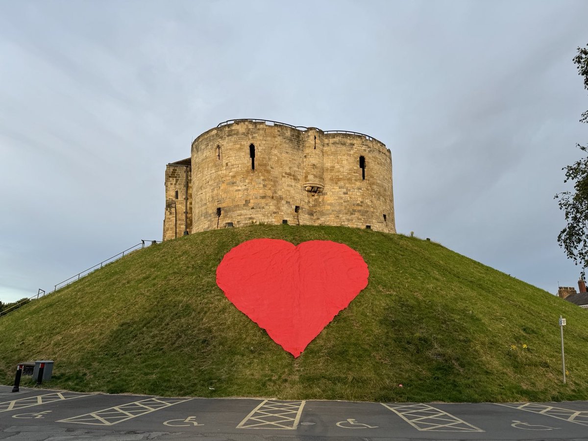 Sellares_art's tweet photo. “Likes”, paisatge i xarxes socials, una mirada un punt irònica des d’Escòcia i Anglarerra. #york #dunbeath #stirling #portsoy #sitespecific 
https://t.co/6C7YWk0O0C https://t.co/27axoomdY0