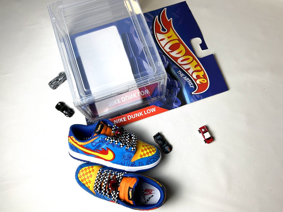 AldonteArt's tweet photo. HOT Dunk Lows🔥🛞🛞s 🏁
.
Paint/ Sealants/Finishers: @kicks_liquid 
.
This pair brought back a flood of nostalgia. ENJOY
.
#hotwheelstoys #customsneakers #artonsneakers #hotwheelsfan #liquidkicksofficial #liquidkicks #customkicks https://t.co/UB726uHtt0