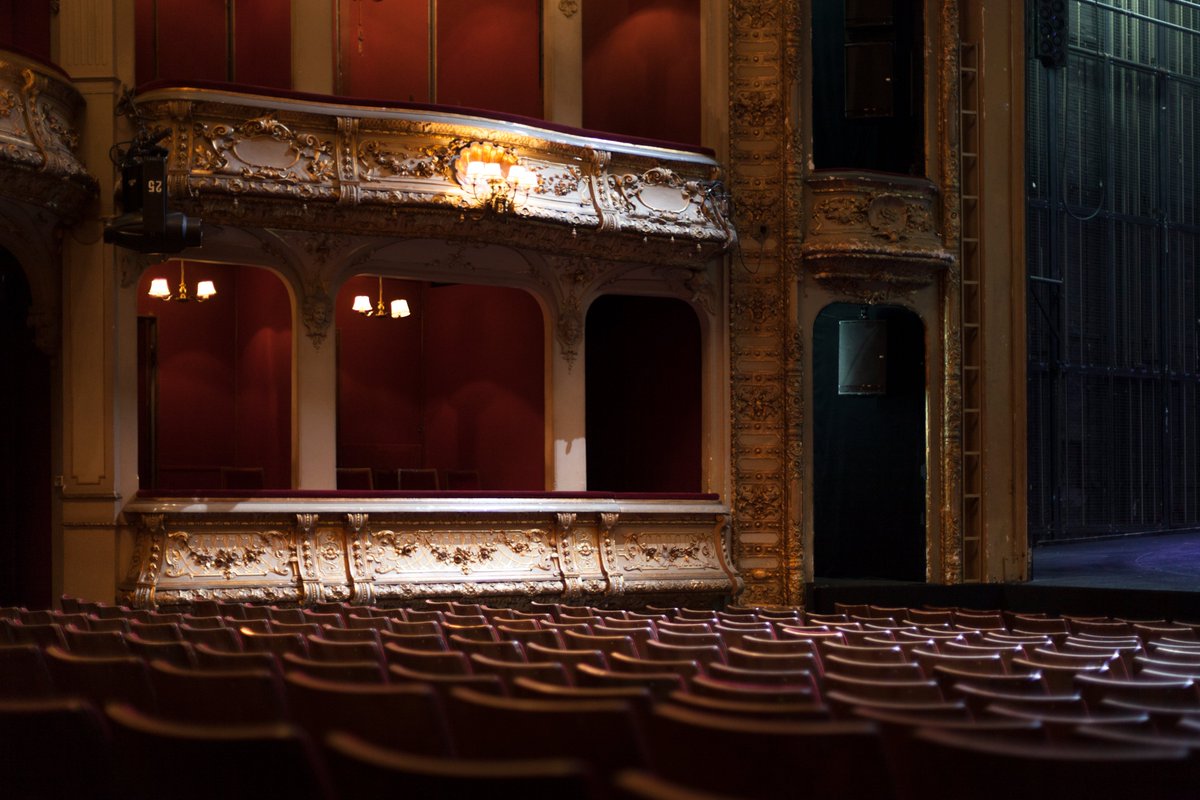 den Berliner Kultureinrichtungen drohen sehr kurzfristig drastische Sparmaßnahmen, die einen erheblichen Einfluss auf die Kultur in dieser Stadt in den nächsten Jahren hätten. wir verstehen das Theater als Ort der Vielfalt, der Kunst, der Begegnung und des Austauschs.