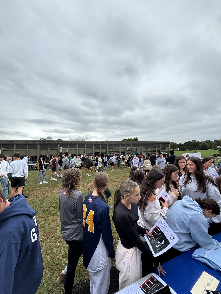 pthsnation's tweet image. Great day for our activity fair during lunch! Students were able to visit and view all of our clubs available here at PTHS! #gettinginvolved