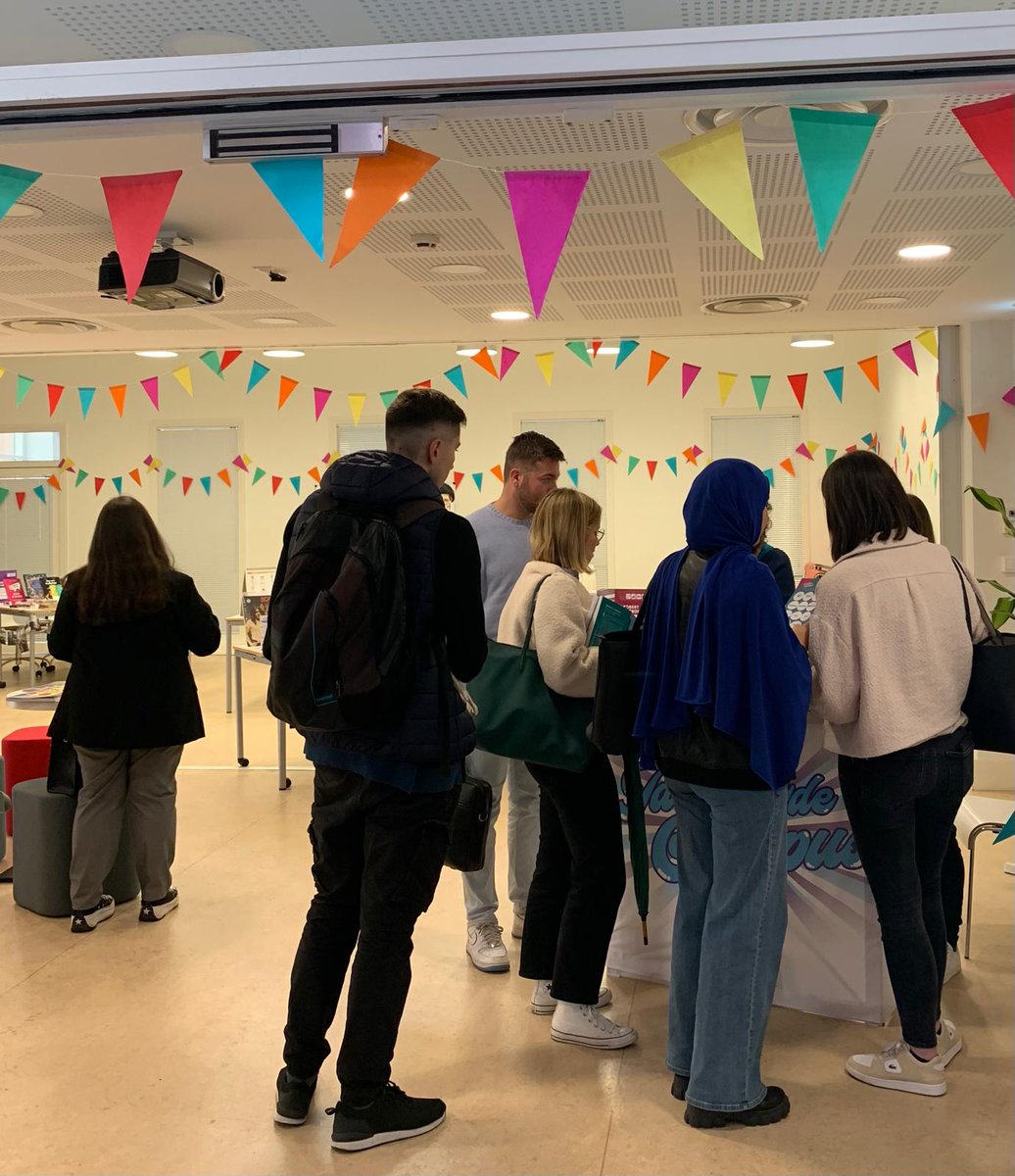 bureims's tweet photo. La #burobertdesorbon accueille aujourd'hui sur le campus Croix-Rouge les différents services de la vie étudiante @universitereims pour Ta Vie De Campus #TVDC : venez rencontrer tous les acteurs de la vie étudiante qui seront à votre service tout au long de l'année ! https://t.co/Yp6Fpow6C9