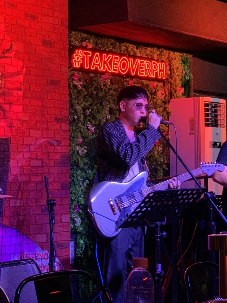 StarMusicPH's tweet photo. .@jelreymusic kicks off @KZofficial’s single launch here at Takeover Lounge, Pop Up Katipunan 🙌

Follow here: https://t.co/TdTG72ocql

#KZTandingan_ToyoLaunch #StarMusicPH #StarPopPH https://t.co/ZLxCl0Bt86