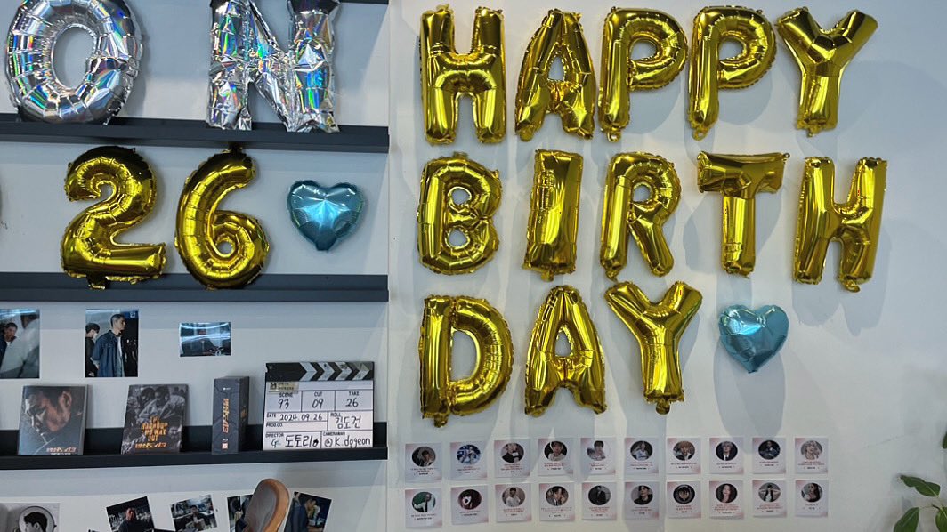 luvdhsz's tweet photo. 도건 배우님 생일 축하하러 도훈이도 갔어요 .. .ᐟ.ᐟ https://t.co/mgFc0cJHP4