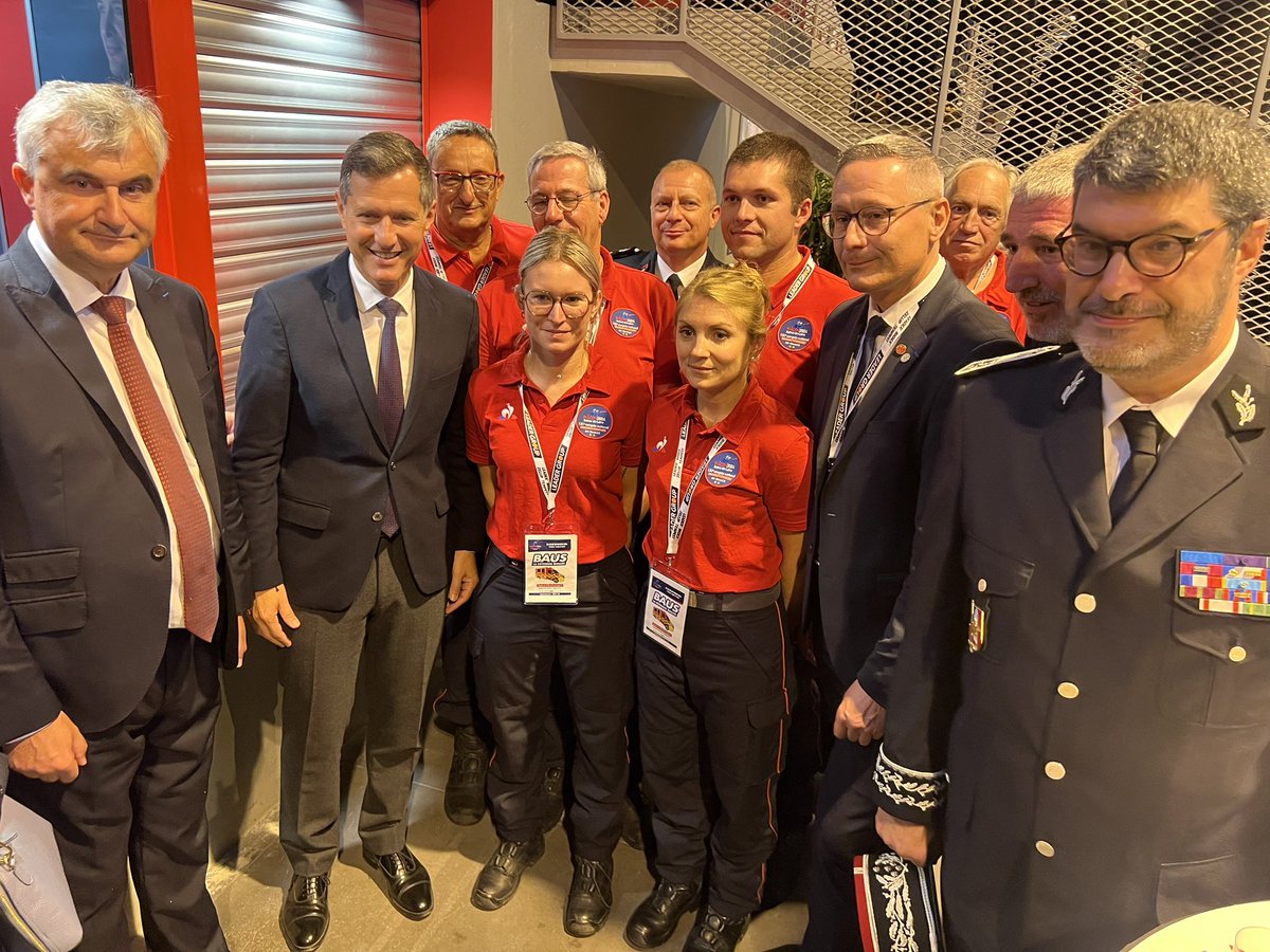 André Accary (@accaryandre) on Twitter photo 🔴 #cnspf2024 Le clin d’œil du ministre <a href="/NDaragon/">Nicolas DARAGON</a> à la <a href="/saoneetloire/">Saône-et-Loire</a> et au <a href="/SDIS71/">Sapeurs-pompiers de Saône-et-Loire</a> 🔴 #cnspf2024 Le clin d’œil du ministre <a href="/NDaragon/">Nicolas DARAGON</a> à la <a href="/saoneetloire/">Saône-et-Loire</a> et au <a href="/SDIS71/">Sapeurs-pompiers de Saône-et-Loire</a>