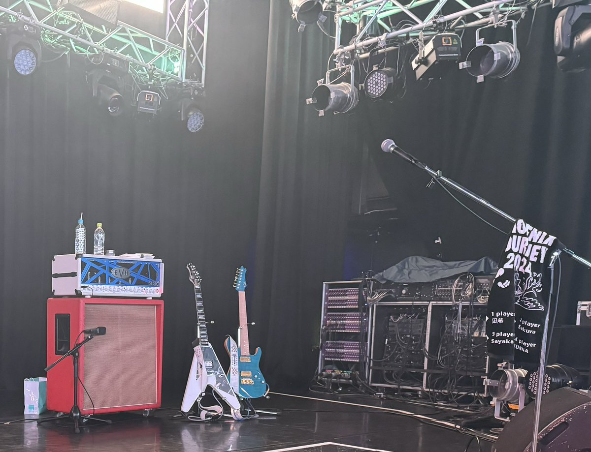 chrome1003's tweet photo. 久しぶりのライブ❗️
凄いパワー👍
演奏序盤から鳥肌ものでした😳
 #HAGANE https://t.co/sxylIDs2Ti