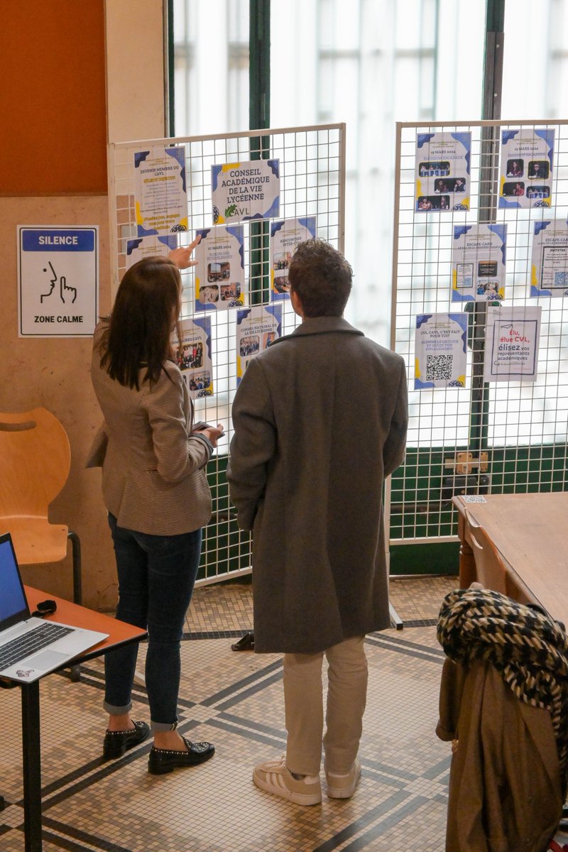 Semaines de l'engagement : Forum de l'engagement organisé aujourd'hui au <a href="/TurgotLycee_87/">Lycée Turgot - Limoges</a> de Limoges.
▶️ Les élèves élus du #CVL sont présents pour partager leur expérience, proposer aux lycéens de s'engager et les informer sur l'importance des élections du 10 octobre prochain.