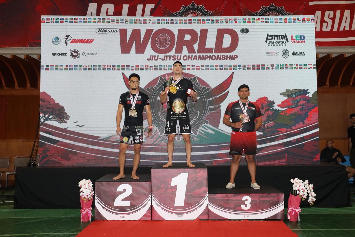 SJJIFワールド初日ノーギ無差別優勝しました。面白い大会です。世界王者です！残り頑張ります。