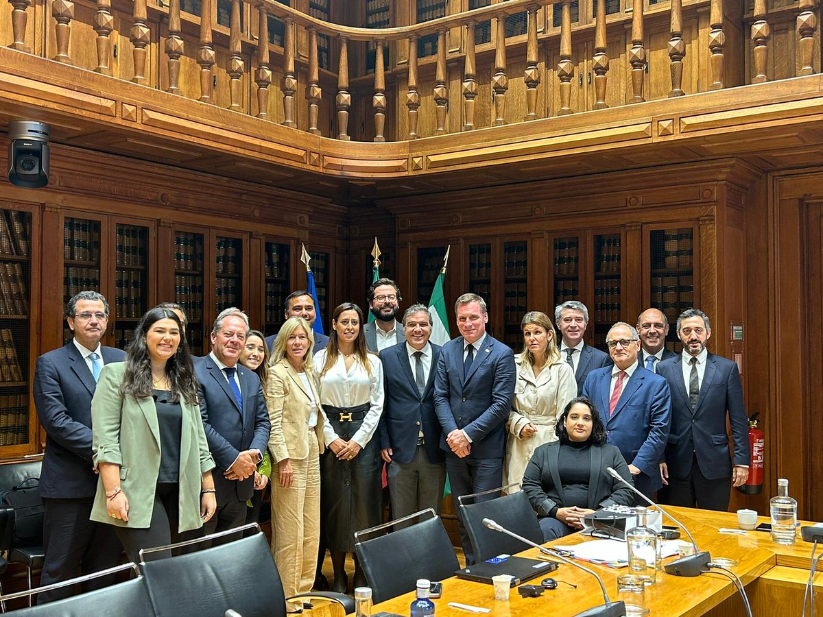 Oliver Röpke (@eesc_president) on Twitter photo I was honoured to address the 🇵🇹 Parliament’s European Affairs Committee today!
I presented the role of the <a href="/EU_EESC/">European Economic and Social Committee</a> & exchanged w/ MPs on some of the priorities for the 🆕<a href="/EU_Commission/">European Commission</a> mandate: housing crisis, #BlueDeal, #EPSR, sustainable competitiveness & #CohesionPolicy. I was honoured to address the 🇵🇹 Parliament’s European Affairs Committee today!
I presented the role of the <a href="/EU_EESC/">European Economic and Social Committee</a> & exchanged w/ MPs on some of the priorities for the 🆕<a href="/EU_Commission/">European Commission</a> mandate: housing crisis, #BlueDeal, #EPSR, sustainable competitiveness & #CohesionPolicy.