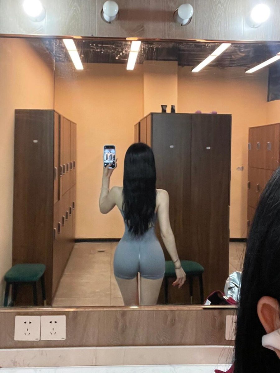azebelomo's tweet photo. 运动一下扫除不好的心情研儿保持��轻的秘诀就是坚持运动毕竟床上运动也算运动嘛🫣
想和妍儿一起运动的 https://t.co/T0jbBlroJn
