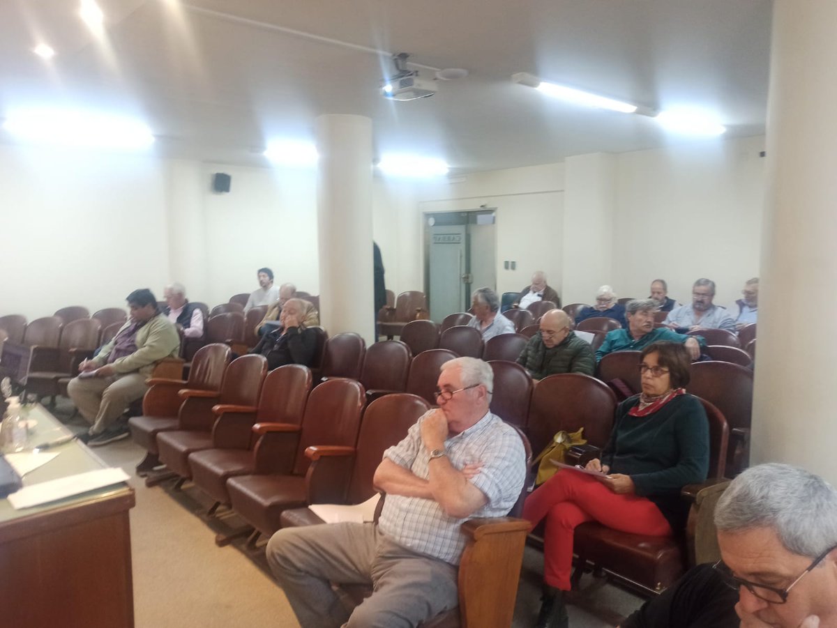 #Ahora
Se esta llevando de forma virtual y presencial en nuestra sede la reunión del Consejo Directivo del mes de SEPTIEMBRE 🤝

Participan representantes de las Sociedades Rurales de Buenos Aires y La Pampa.

#SomosCARBAP siempre trabajando por los intereses y derechos del