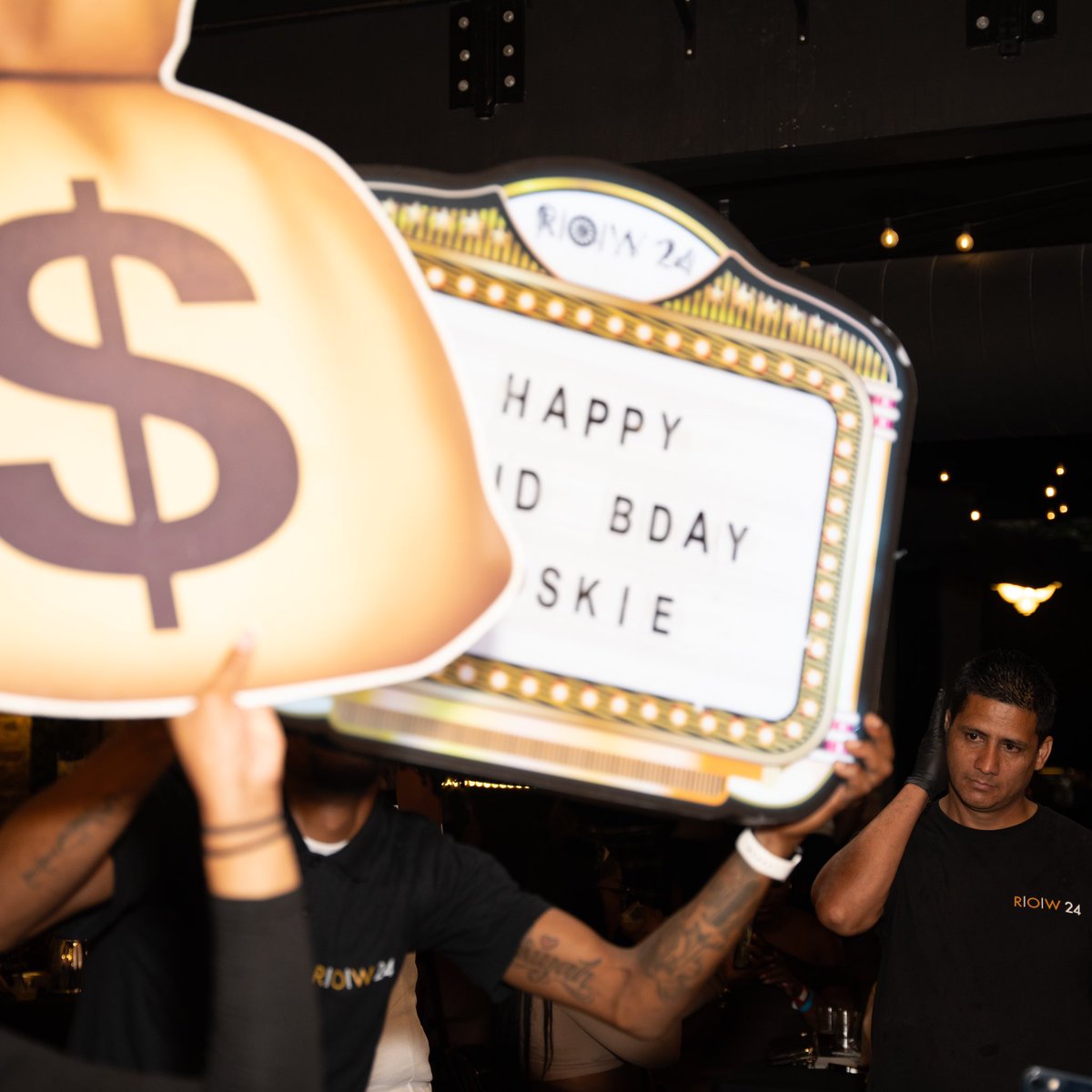 comechill_ent's tweet image. 🚨UNDEFEATED SUNDAYS R&amp;amp;B BRUNCH RECAPS 📸 SECTIONS WILL BE LIVE TABLES ARE LIMITED LETS HAVE FUN!👏🏽 🔥|DISCOUNTED TICKETS CLICK LINK IN BIO TO RSVP!!! 🍾🥂📽🎞
#KBand #ComeChill #UndefeatedSundays #DayParty #DayPartySeries #Chicago #ChicagoDayParty #Brunch #RhythymAndBluesBrunch