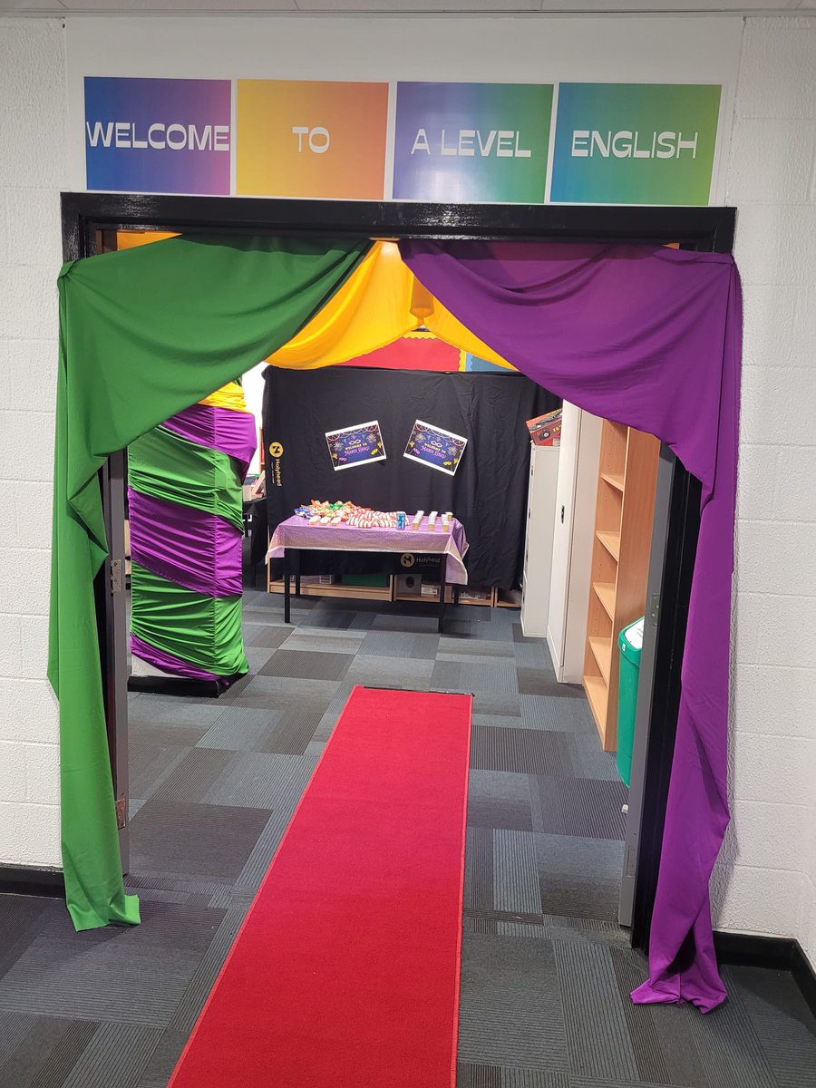holyhead_school's tweet image. An incredible Sixth-Form Open Evening with over 125 students &amp;amp; families! Our students ambassadors shined, all subjects put on a great show. Mardi Gras Madness at #ALevel #English was a hit! Huge thanks to everyone for making it a night to remember!&quot; #teachwhatmatters @CRSTrust