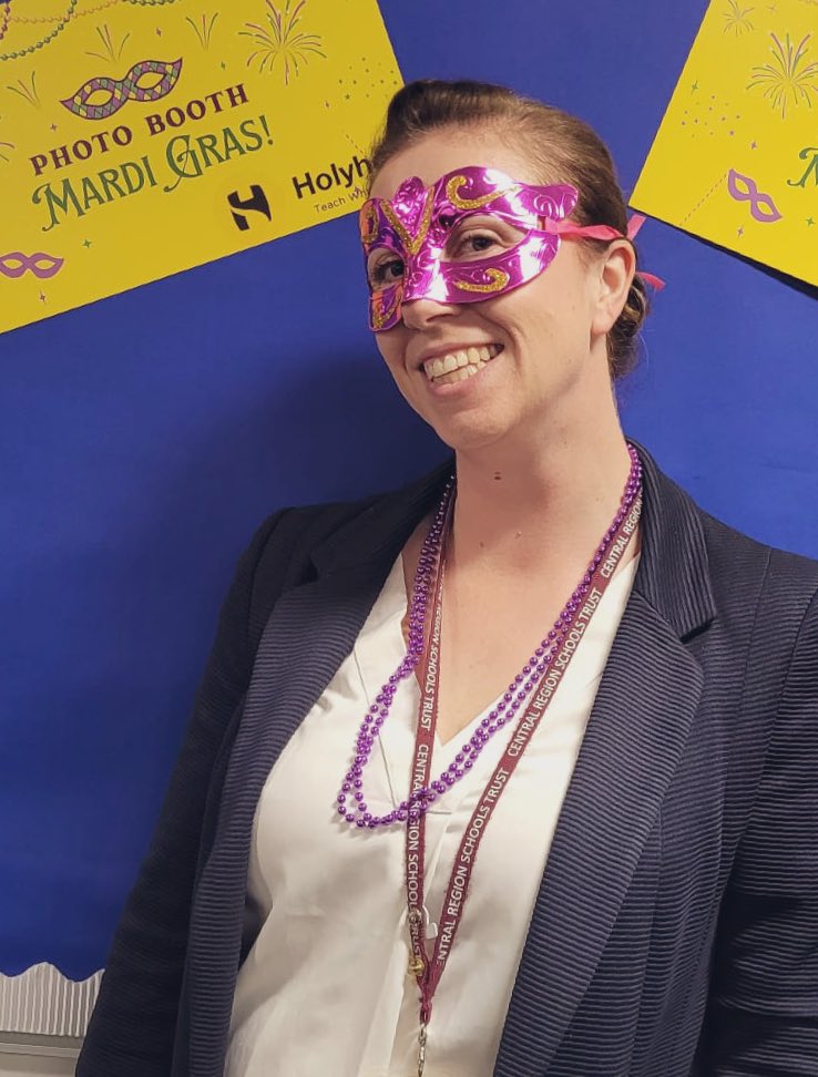 holyhead_school's tweet image. An incredible Sixth-Form Open Evening with over 125 students &amp;amp; families! Our students ambassadors shined, all subjects put on a great show. Mardi Gras Madness at #ALevel #English was a hit! Huge thanks to everyone for making it a night to remember!&quot; #teachwhatmatters @CRSTrust