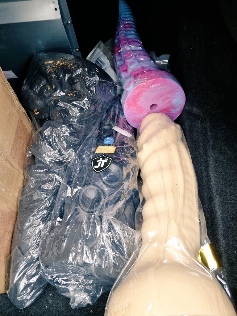 I'm so happy with my latest <a href="/JohnThomasToys/">@JohnThomasToys</a> XL bargain bin.

Can’t wait to fill my hole with them!