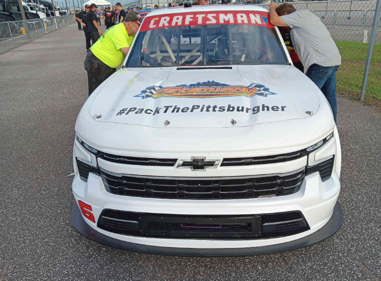 StartAndParkCar's tweet image. #6 Norm Benning back at it again, arguably the best truck he's ever driven, Henderson Motorsports and Joey Gase helped out with this Effort 

Hope Norm can make it tomorrow

Pics- Lyle Tolito