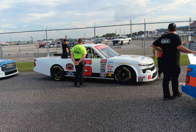 StartAndParkCar's tweet image. #6 Norm Benning back at it again, arguably the best truck he's ever driven, Henderson Motorsports and Joey Gase helped out with this Effort 

Hope Norm can make it tomorrow

Pics- Lyle Tolito