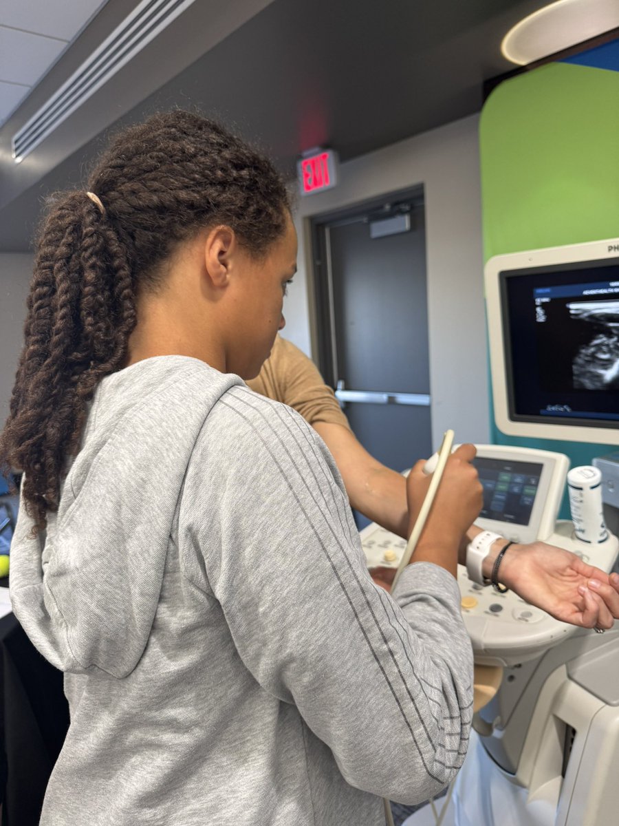 IHKnights's tweet image. Thank you @AdventHealth for hosting some of our students interested in medical careers! Such a great #realworldlearning opportunity! #AllinSMSD @theSMSD @LauraHarsch1 @KelleyRCapper @TobyRuder @JenniferGorniak