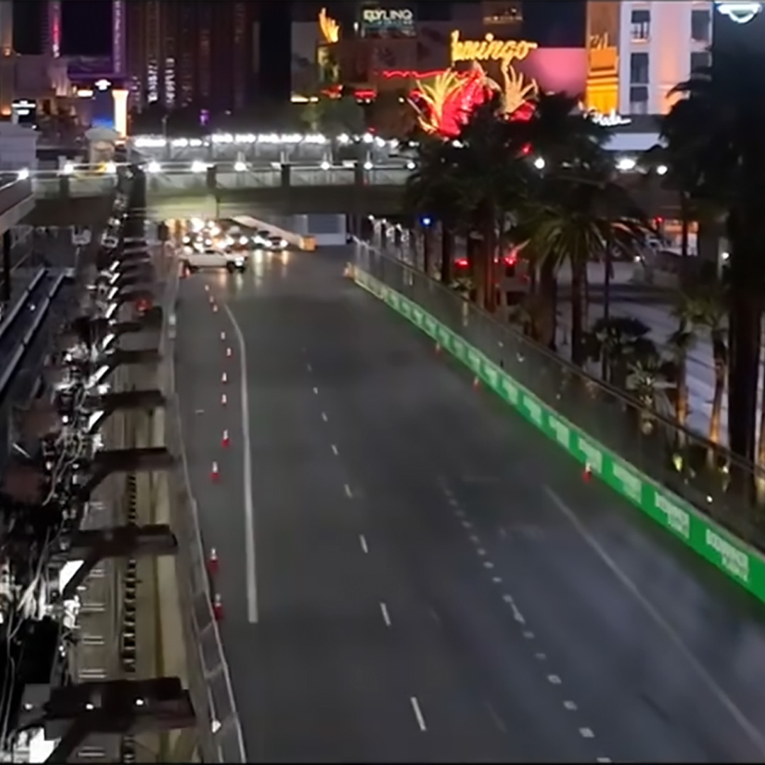Join our webinar and see how the sustainable lighting solutions developed by DZ Engineering give night racing its unique look and feel 👉🏻 signify.co/4eHKNxs 
 #Signify #NightRacing #LightingDesign #F1