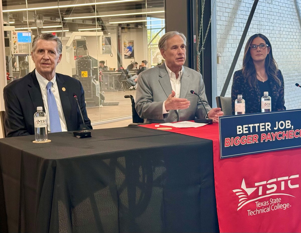 TXManufacturers's tweet image. Honored to host Gov. @GregAbbott_TX at Texas State Technical College today for Nat'l Manufacturing Day! The workforce of tomorrow depends on the tools &amp;amp; opportunities we provide to students today. @TSTCproud #MFGDay24 #CreatorsWanted #txlege #mandeintexas #manufacturingmatters
