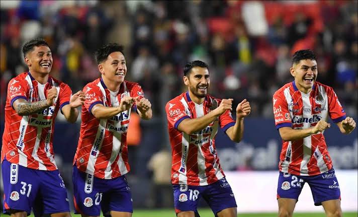 JCZamora07's tweet photo. 🚨#GIVEAWAY POTOSINO🚨

🔴⚪ ¡TE REGALAMOS BOLETOS PARA EL #ADSL vs #Rayados ! 🎫 
 
1⃣ Sigue a @calientesports y a mí 📲
2⃣ Dale 🔁 y ❤️
3️⃣ Comenta tu pronóstico del partido usando el hashtag #MásAcciónMásDiversión🔥

🎫 ¡Se regalarán DOS PASES DOBLES! https://t.co/ljAfyBMSXs