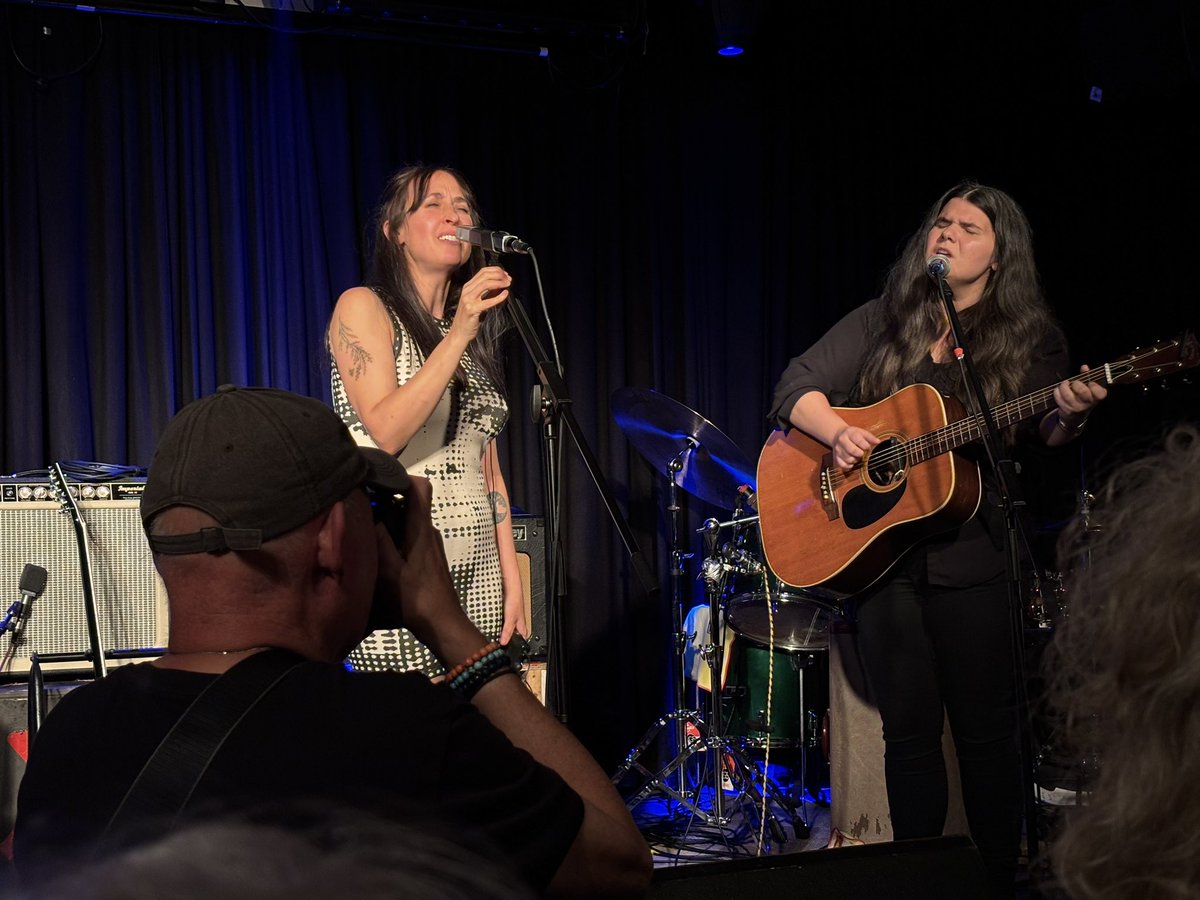 Terrific gig at the Lexington tonight as @songsbyhannah ‘s old Nordic band flew in for the gig with <a href="/keironmarshall/">Keiron Marshall</a> on guitar duties. James Hodder opened, and had Hannah join him for a Wings cover! And <a href="/MicheleStodart/">Michele Stodart</a> joined Hannah for a song they wrote together. Superb.